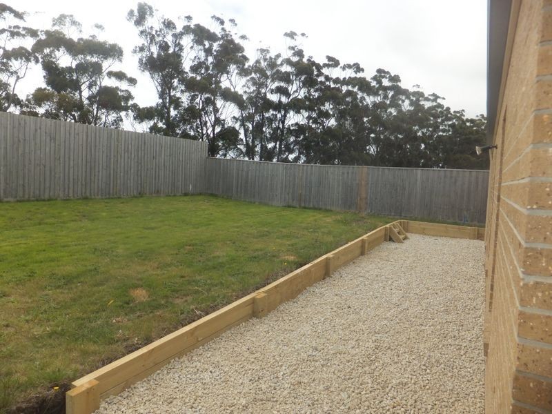 32 Arthur Phillip Drive, Pakenham VIC 3810