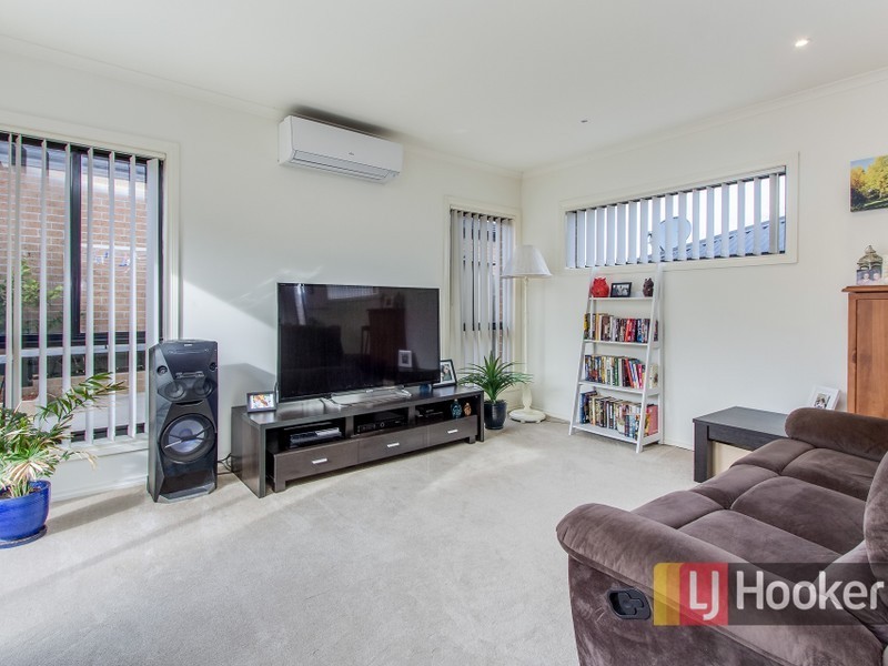 8/103 Army Road, Pakenham VIC 3810