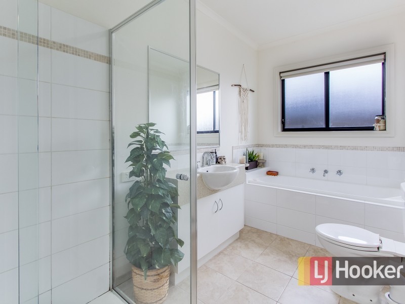 8/103 Army Road, Pakenham VIC 3810