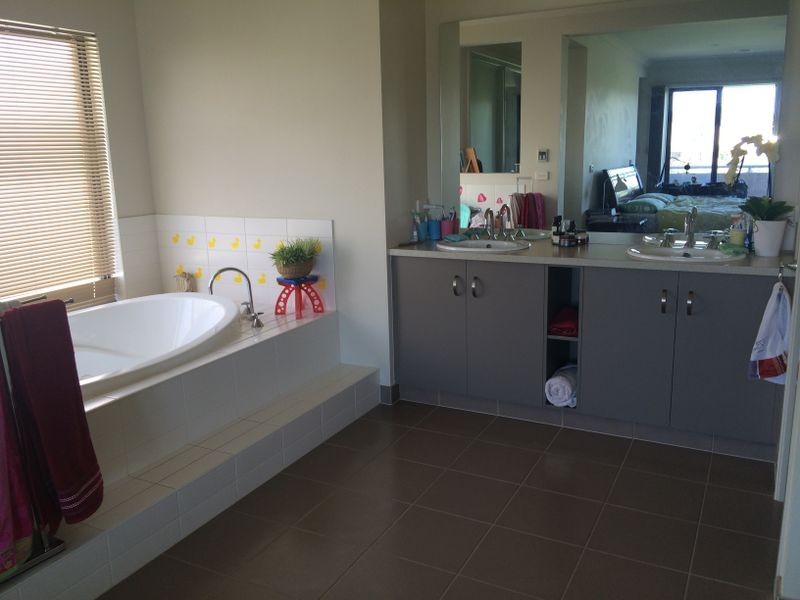 18 Kilburn Place, Pakenham VIC 3810