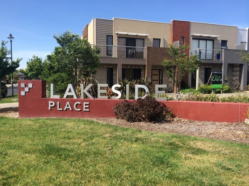 18 Kilburn Place, Pakenham VIC 3810