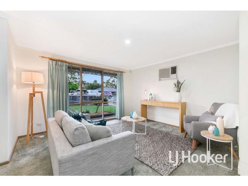 20 Gullquist Way, Pakenham VIC 3810
