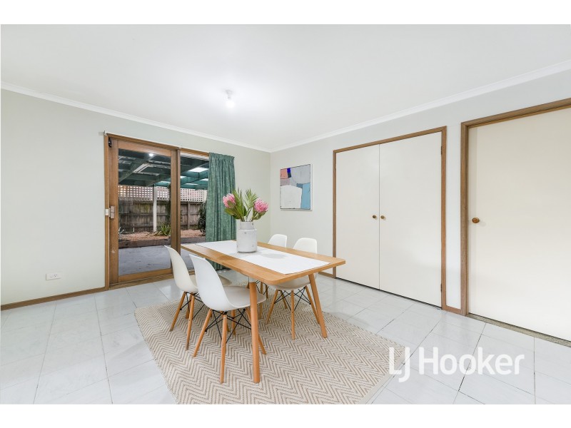 20 Gullquist Way, Pakenham VIC 3810