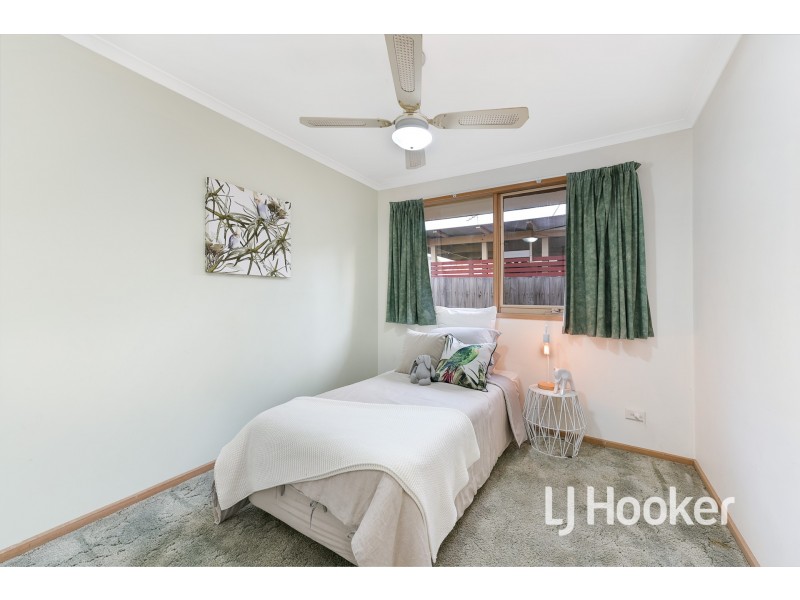 20 Gullquist Way, Pakenham VIC 3810