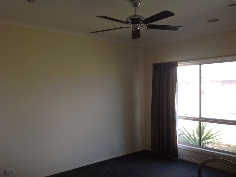 6 Viola Avenue, Pakenham VIC 3810