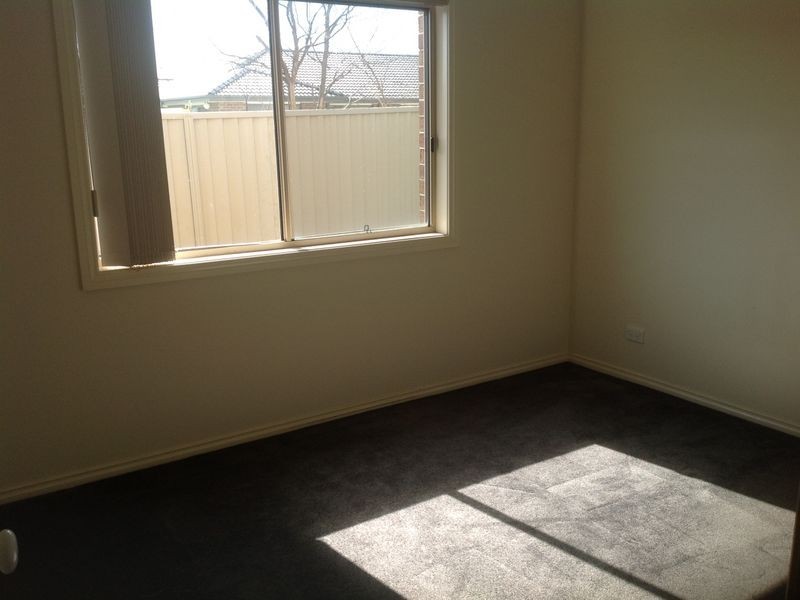 6 Viola Avenue, Pakenham VIC 3810