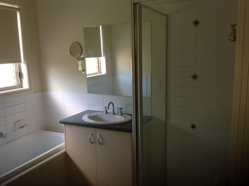 6 Viola Avenue, Pakenham VIC 3810