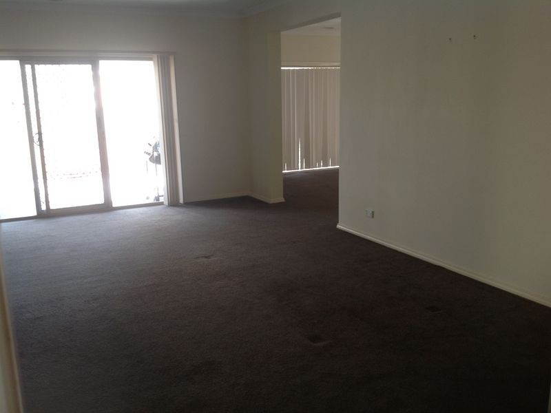 6 Viola Avenue, Pakenham VIC 3810