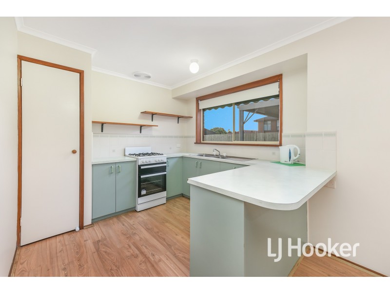 19 Balmoral Way, Pakenham VIC 3810