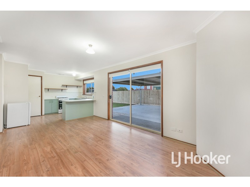 19 Balmoral Way, Pakenham VIC 3810