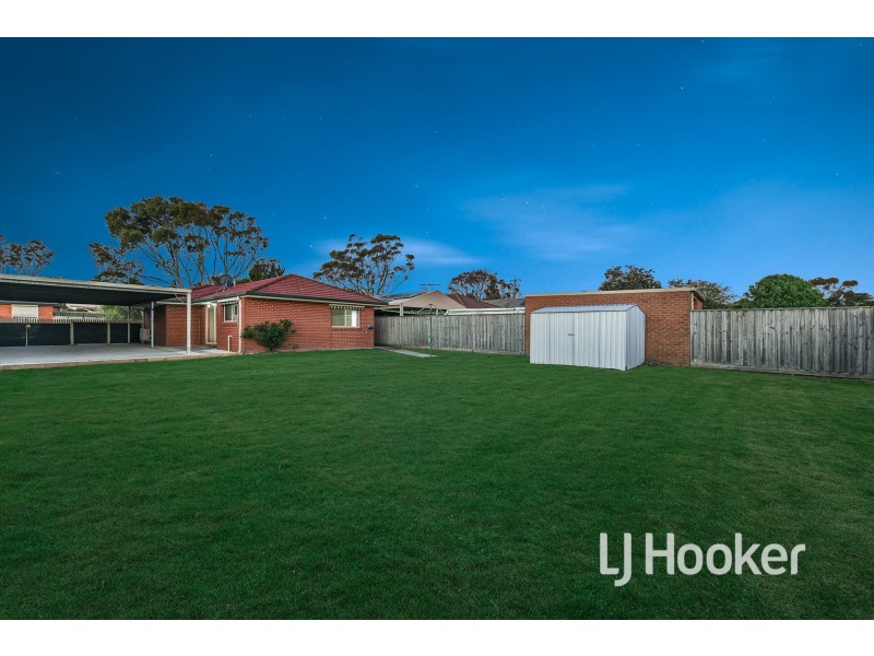 19 Balmoral Way, Pakenham VIC 3810