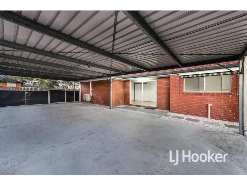 19 Balmoral Way, Pakenham VIC 3810