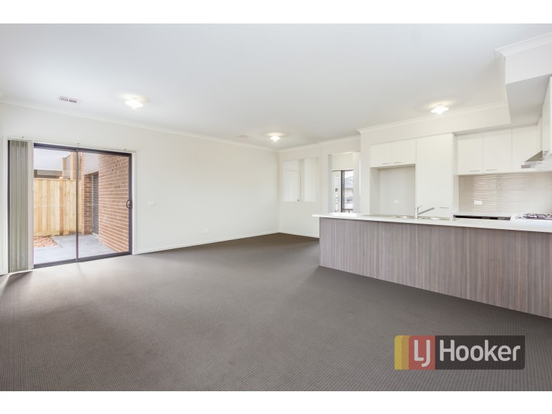 18 Nolan Crescent, Officer VIC 3809