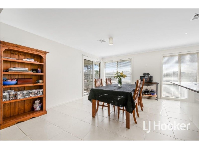 4/81-83 Ahern Road, Pakenham VIC 3810