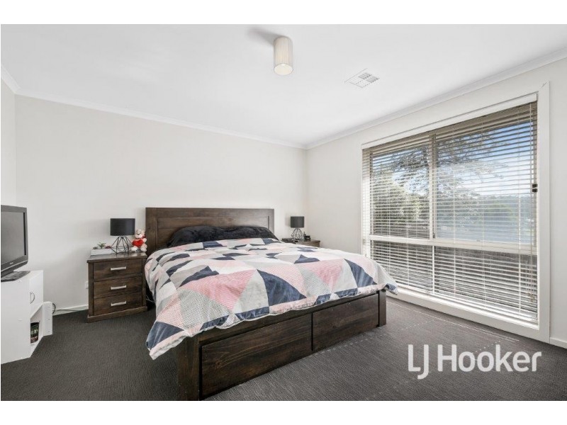 4/81-83 Ahern Road, Pakenham VIC 3810