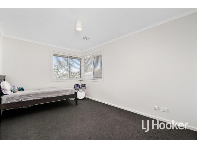 4/81-83 Ahern Road, Pakenham VIC 3810