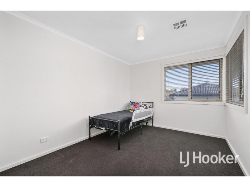 4/81-83 Ahern Road, Pakenham VIC 3810