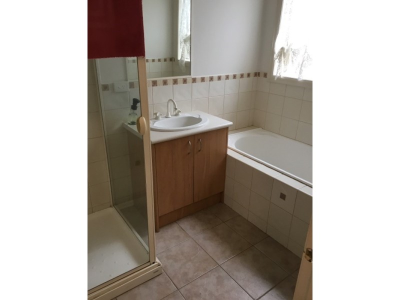 1/21 Pakenham Road, Pakenham VIC 3810