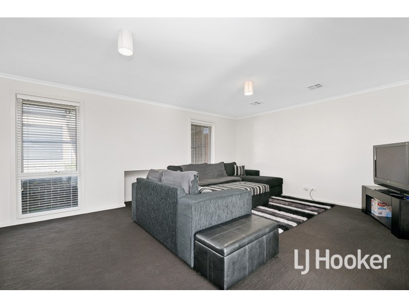 4/81 Ahern Road, Pakenham VIC 3810