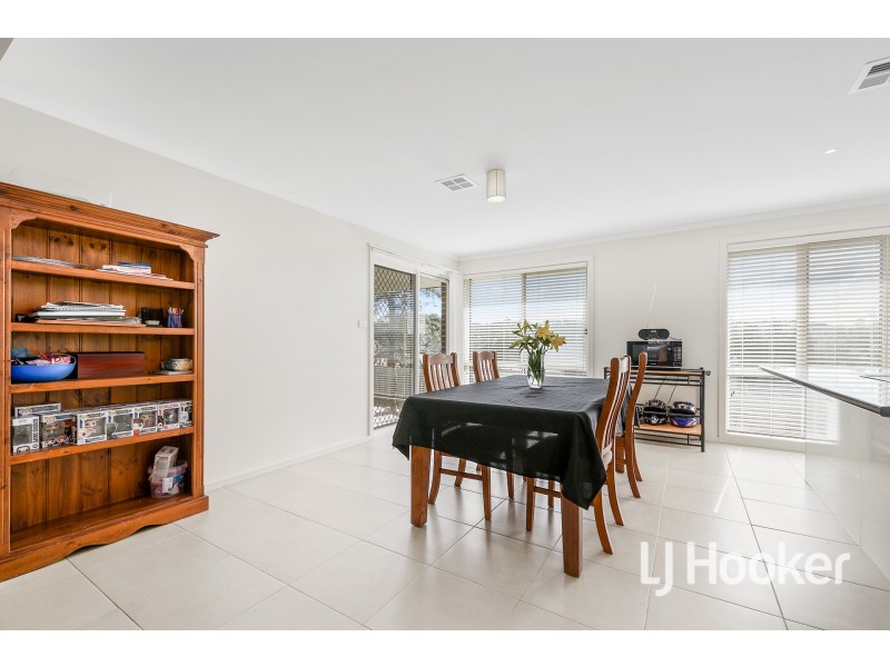 4/81 Ahern Road, Pakenham VIC 3810