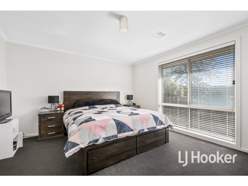 4/81 Ahern Road, Pakenham VIC 3810
