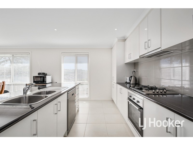 4/81 Ahern Road, Pakenham VIC 3810