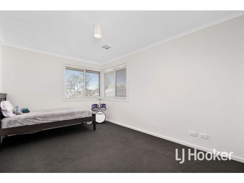 4/81 Ahern Road, Pakenham VIC 3810