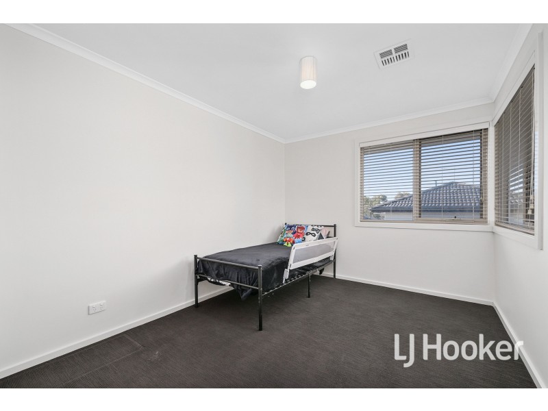 4/81 Ahern Road, Pakenham VIC 3810