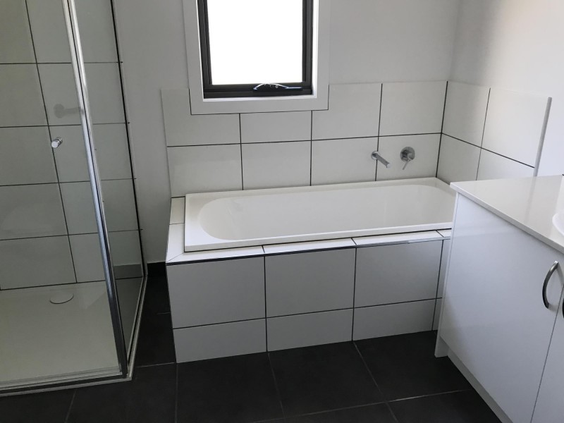 2/5 Henry Street, Pakenham VIC 3810