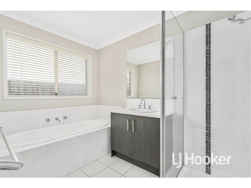 19 Shetland Court, Pakenham VIC 3810