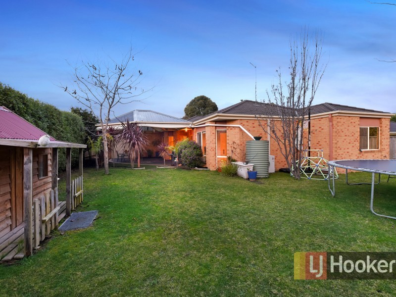 8 Tasman Way, Pakenham VIC 3810