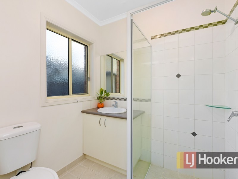 8 Tasman Way, Pakenham VIC 3810