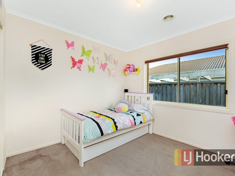 8 Tasman Way, Pakenham VIC 3810