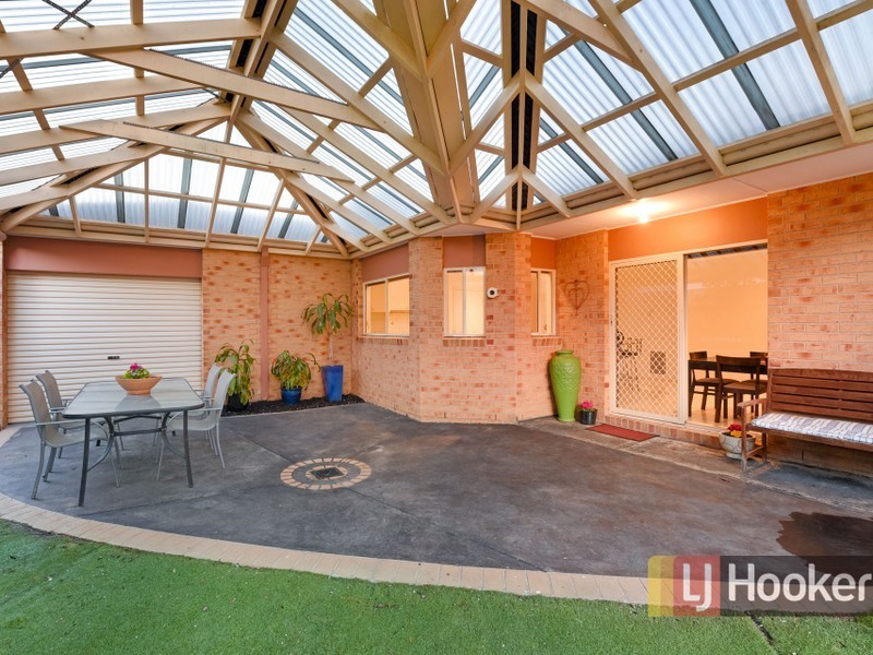 8 Tasman Way, Pakenham VIC 3810