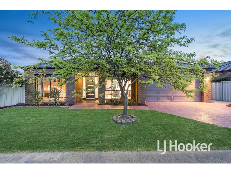 24 Howqua Place, Pakenham VIC 3810