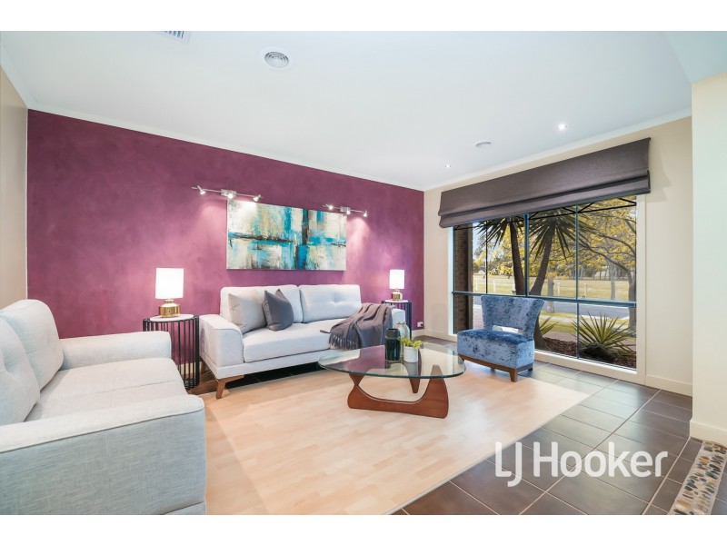 24 Howqua Place, Pakenham VIC 3810