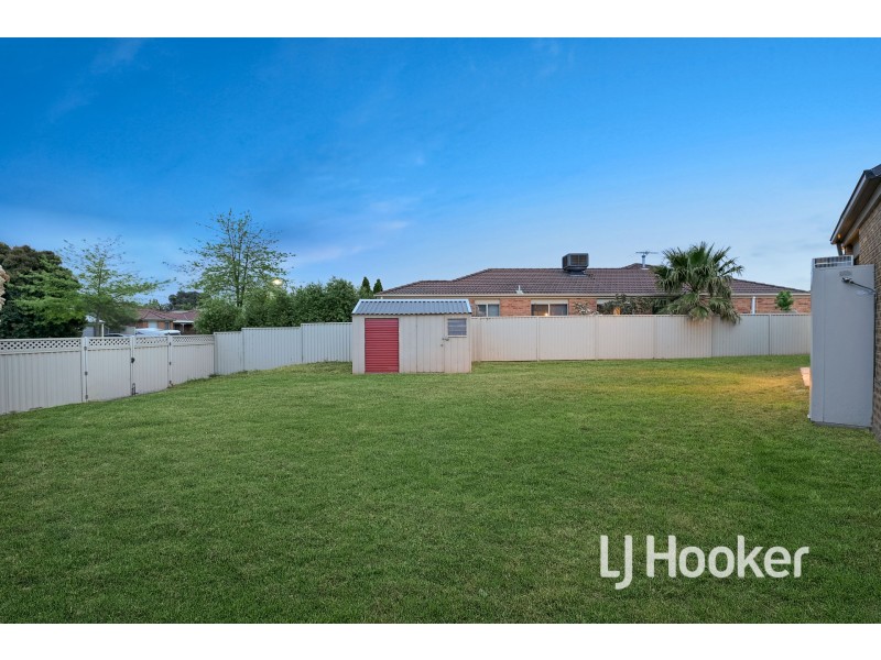 24 Howqua Place, Pakenham VIC 3810