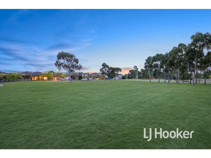 24 Howqua Place, Pakenham VIC 3810