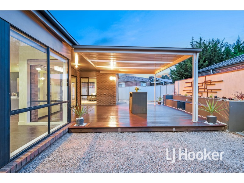24 Howqua Place, Pakenham VIC 3810