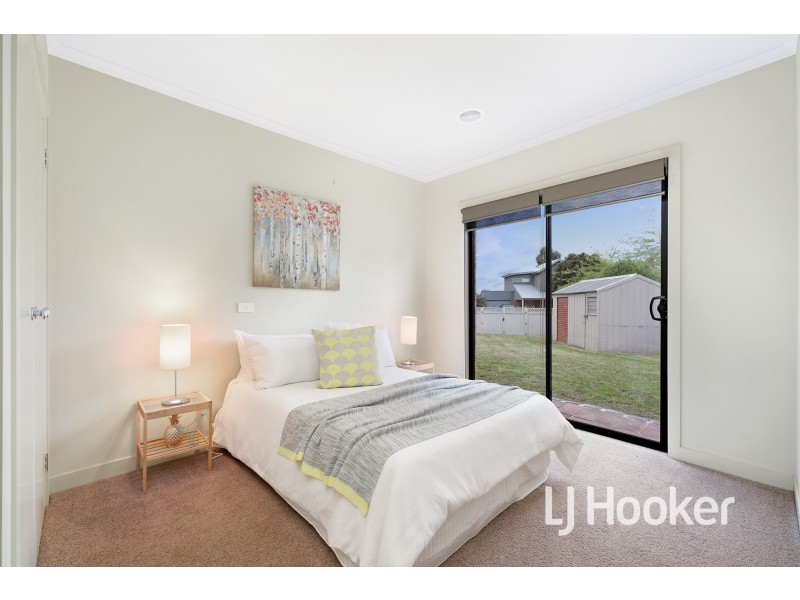24 Howqua Place, Pakenham VIC 3810