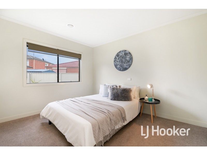 24 Howqua Place, Pakenham VIC 3810