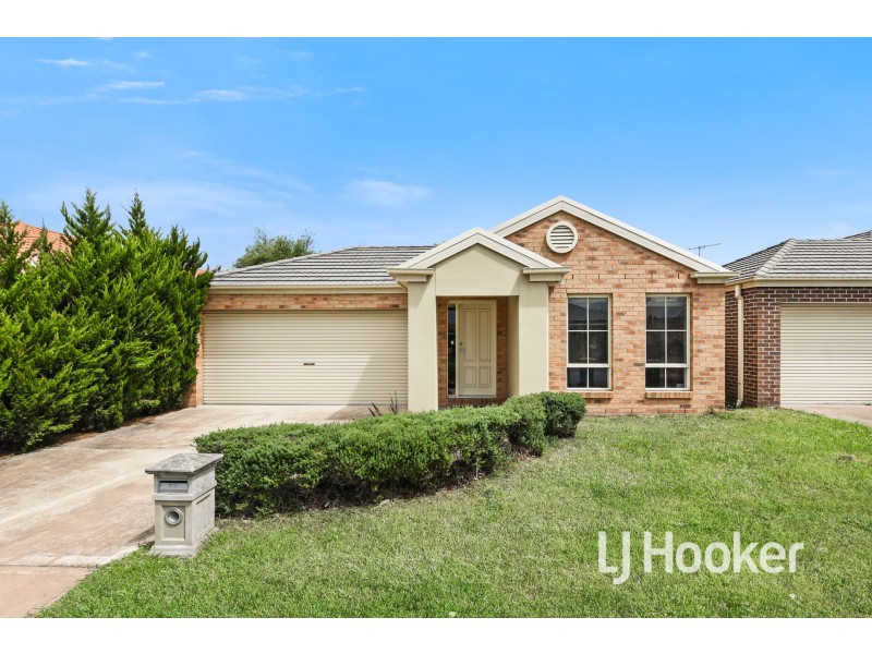 39 Scarlet Crescent, Pakenham VIC 3810