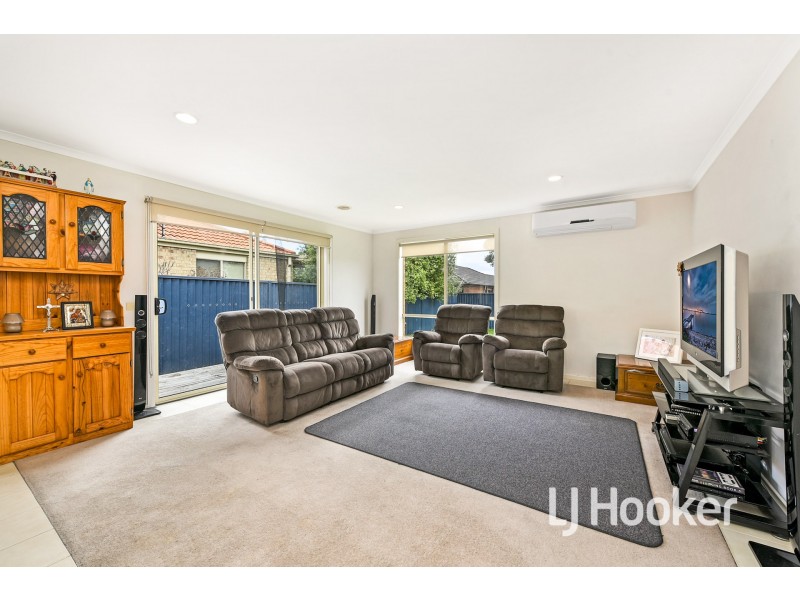 39 Scarlet Crescent, Pakenham VIC 3810