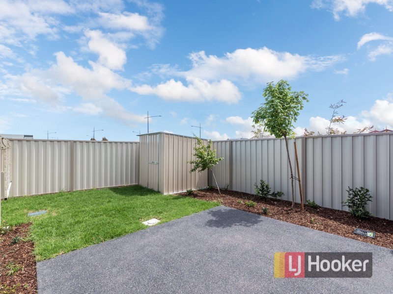 4 Debra Avenue, Pakenham VIC 3810