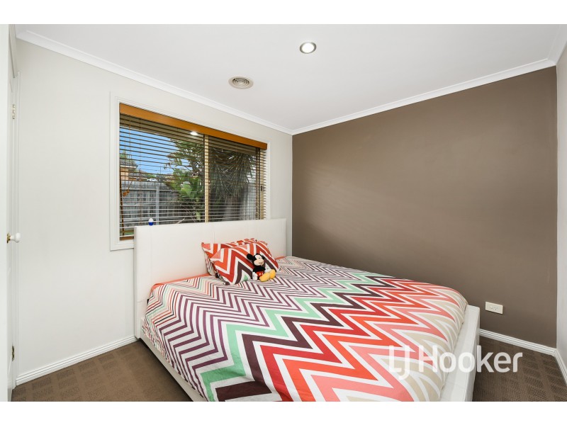 13 Riviera Drive, Pakenham VIC 3810