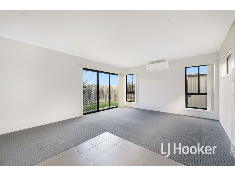 12/103 Army Road, Pakenham VIC 3810