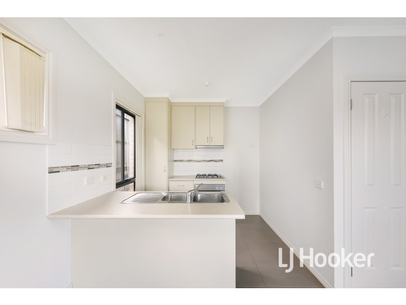 12/103 Army Road, Pakenham VIC 3810