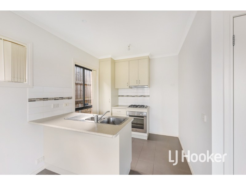 12/103 Army Road, Pakenham VIC 3810
