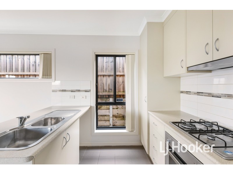 12/103 Army Road, Pakenham VIC 3810