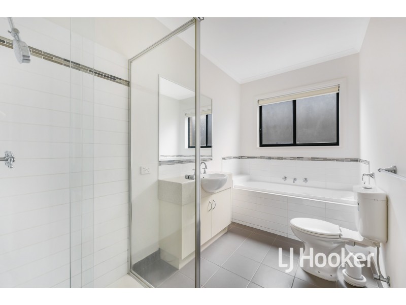 12/103 Army Road, Pakenham VIC 3810